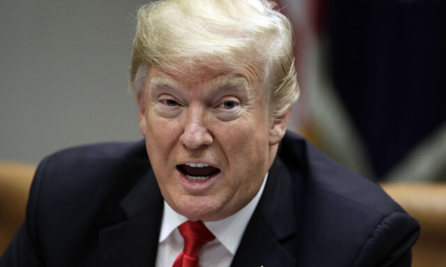 Trump anklages for å ha brukt stiftelse til personlig og politisk vinning